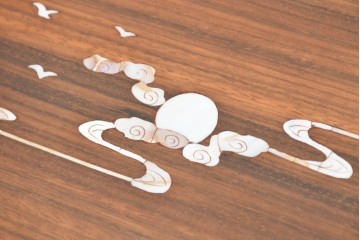 アジアンヴィンテージ　花梨(カリン)材　透かし彫りに螺鈿象嵌を施した贅沢な装飾のエクステンションダイニングテーブル　(R-086688)