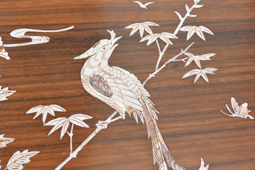 アジアンヴィンテージ　花梨(カリン)材　透かし彫りに螺鈿象嵌を施した贅沢な装飾のエクステンションダイニングテーブル　(R-086688)