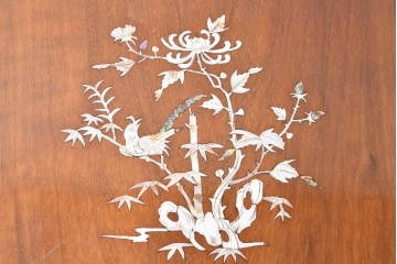 アジアンヴィンテージ　花梨(カリン)材　透かし彫りに螺鈿象嵌を施した贅沢な装飾のエクステンションダイニングテーブル　(R-086688)