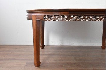 アジアンヴィンテージ　花梨(カリン)材　透かし彫りに螺鈿象嵌を施した贅沢な装飾のエクステンションダイニングテーブル　(R-086688)