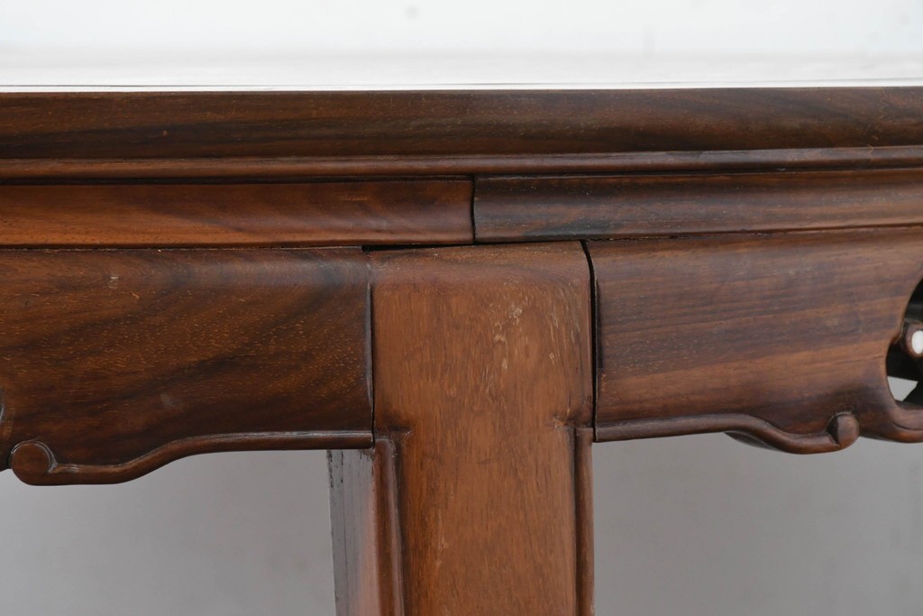 アジアンヴィンテージ　花梨(カリン)材　透かし彫りに螺鈿象嵌を施した贅沢な装飾のエクステンションダイニングテーブル　(R-086688)