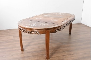 アジアンヴィンテージ　花梨(カリン)材　透かし彫りに螺鈿象嵌を施した贅沢な装飾のエクステンションダイニングテーブル　(R-086688)