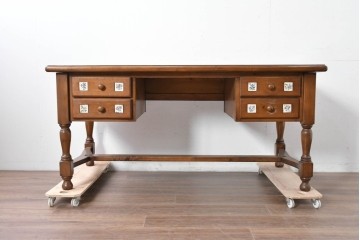 中古　美品　ACTUS(アクタス)取り扱い　バレンシアシリーズ　パイン材　花柄タイルが可愛らしいデスク　(R-086690)