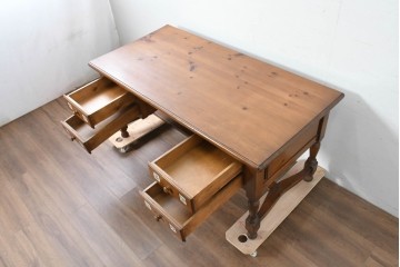 中古　美品　ACTUS(アクタス)取り扱い　バレンシアシリーズ　パイン材　花柄タイルが可愛らしいデスク　(R-086690)