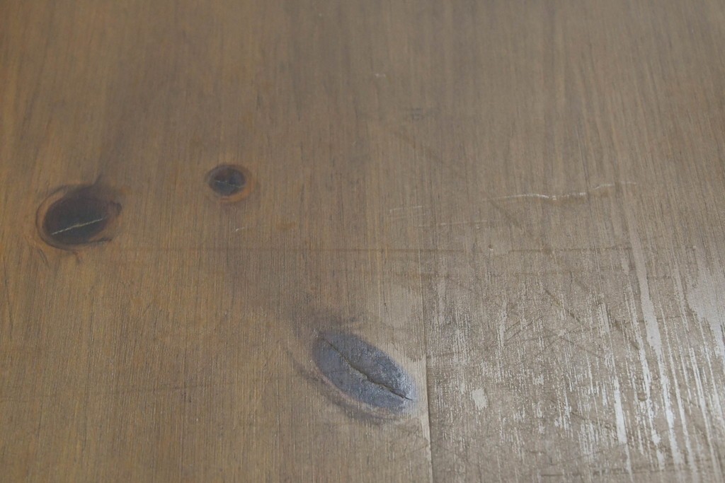 中古　美品　ACTUS(アクタス)取り扱い　バレンシアシリーズ　パイン材　花柄タイルが可愛らしいデスク　(R-086690)