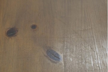 中古　美品　ACTUS(アクタス)取り扱い　バレンシアシリーズ　パイン材　花柄タイルが可愛らしいデスク　(R-086690)