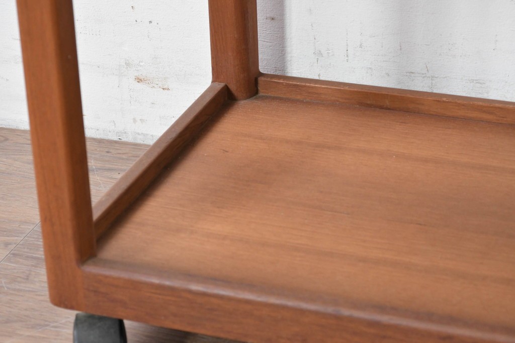 和製ヴィンテージ　希少　青林製作所　チーク無垢材で作られた北欧デザインのワゴン　(R-086692)