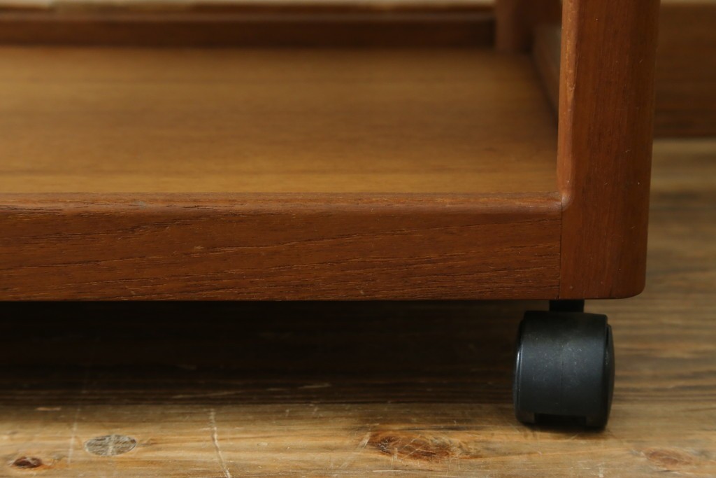 和製ヴィンテージ　希少　青林製作所　チーク無垢材で作られた北欧デザインのワゴン　(R-086692)