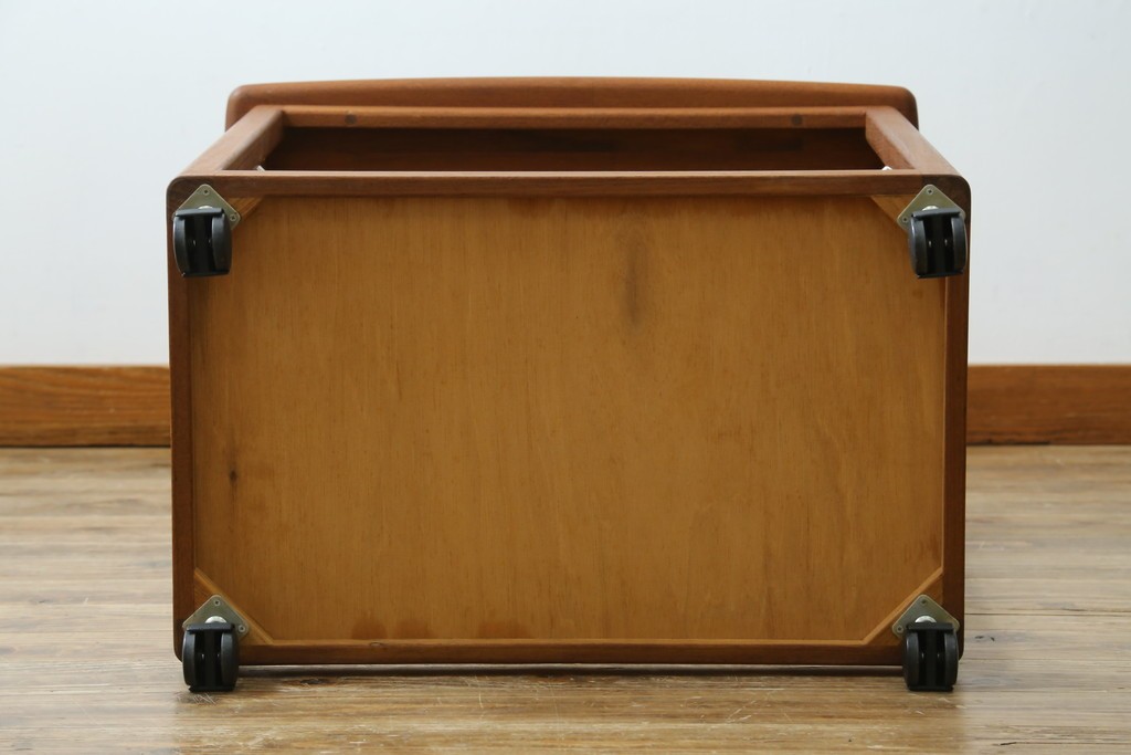 和製ヴィンテージ　希少　青林製作所　チーク無垢材で作られた北欧デザインのワゴン　(R-086692)
