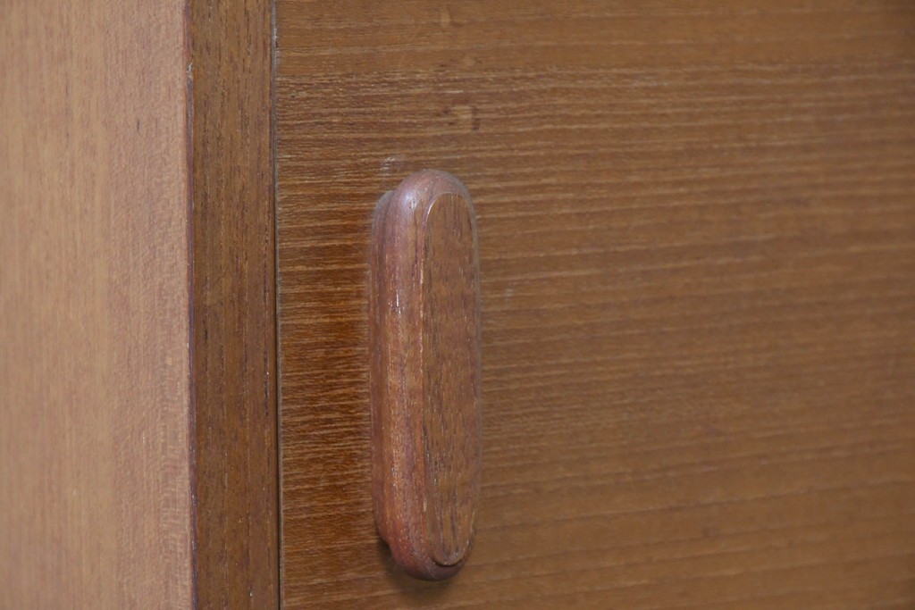 和製ヴィンテージ　チーク材　北欧デザインのシンプルなサイドキャビネット　(R-086693)