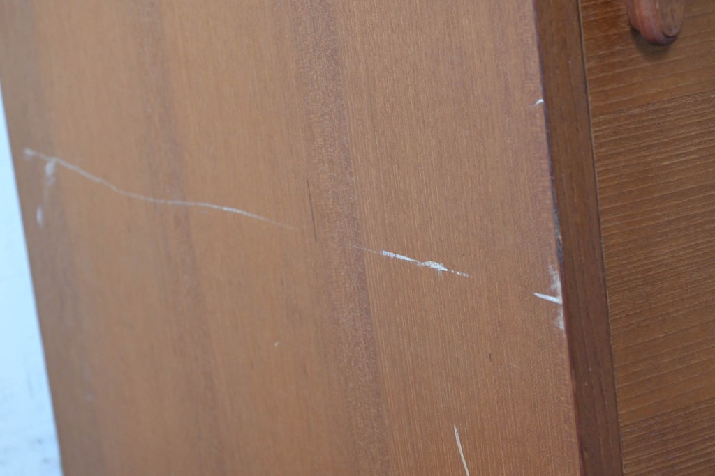 和製ヴィンテージ　チーク材　北欧デザインのシンプルなサイドキャビネット　(R-086693)