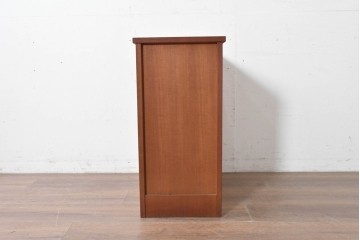 和製ヴィンテージ　チーク材　北欧デザインのシンプルなサイドキャビネット　(R-086693)