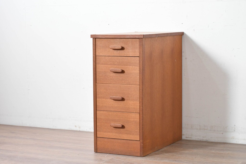 和製ヴィンテージ　チーク材　北欧デザインのシンプルなサイドチェスト　(R-086694)