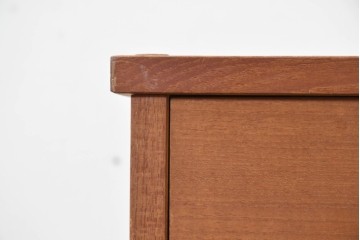 和製ヴィンテージ　チーク材　北欧デザインのシンプルなサイドチェスト　(R-086694)