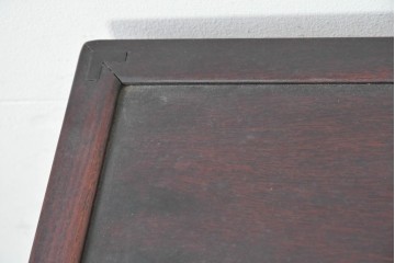 和製アンティーク　時代物!!　総紫檀(シタン)材　漆塗り　銘木の良さが際立つ透かし彫り入りの茶棚　(R-086695)