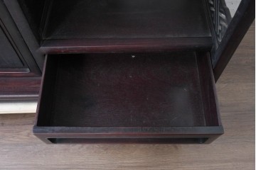 和製アンティーク　時代物!!　総紫檀(シタン)材　漆塗り　銘木の良さが際立つ透かし彫り入りの茶棚　(R-086695)