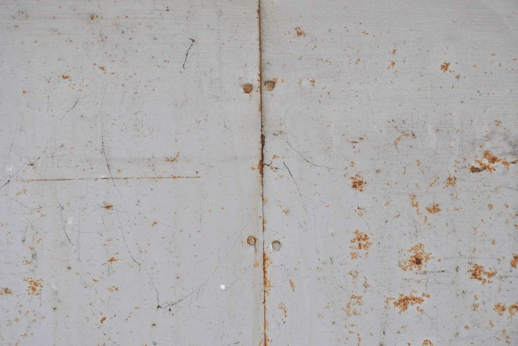 ヴィンテージ建具　昭和中期　鉄板張りの重厚な引き戸　(R-086696)