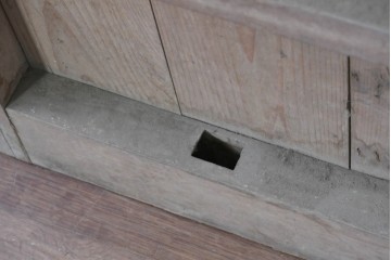 ヴィンテージ建具　昭和中期　鉄板張りの重厚な引き戸　(R-086696)