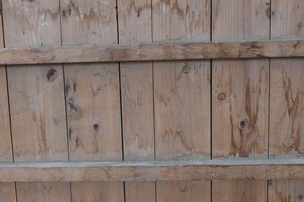 ヴィンテージ建具　昭和中期　鉄板張りの重厚な引き戸　(R-086696)