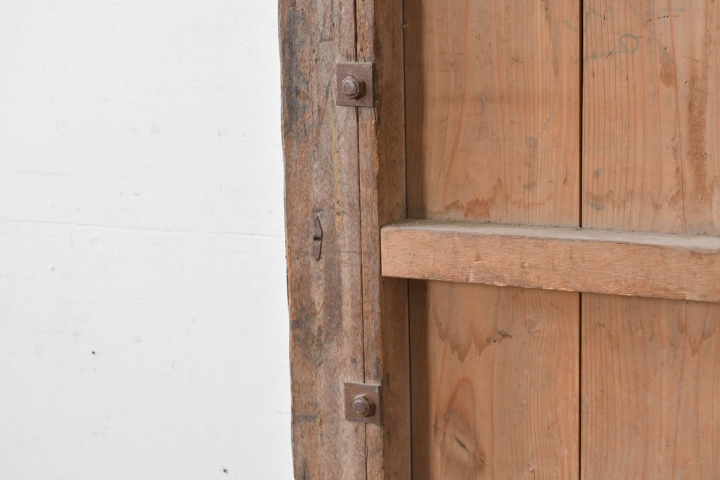 ヴィンテージ建具　昭和中期　鉄板張りの重厚な引き戸　(R-086696)