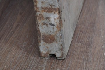 ヴィンテージ建具　昭和中期　鉄板張りの重厚な引き戸　(R-086696)