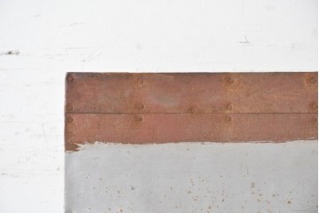 ヴィンテージ建具　昭和中期　鉄板張りの重厚な引き戸　(R-086697)