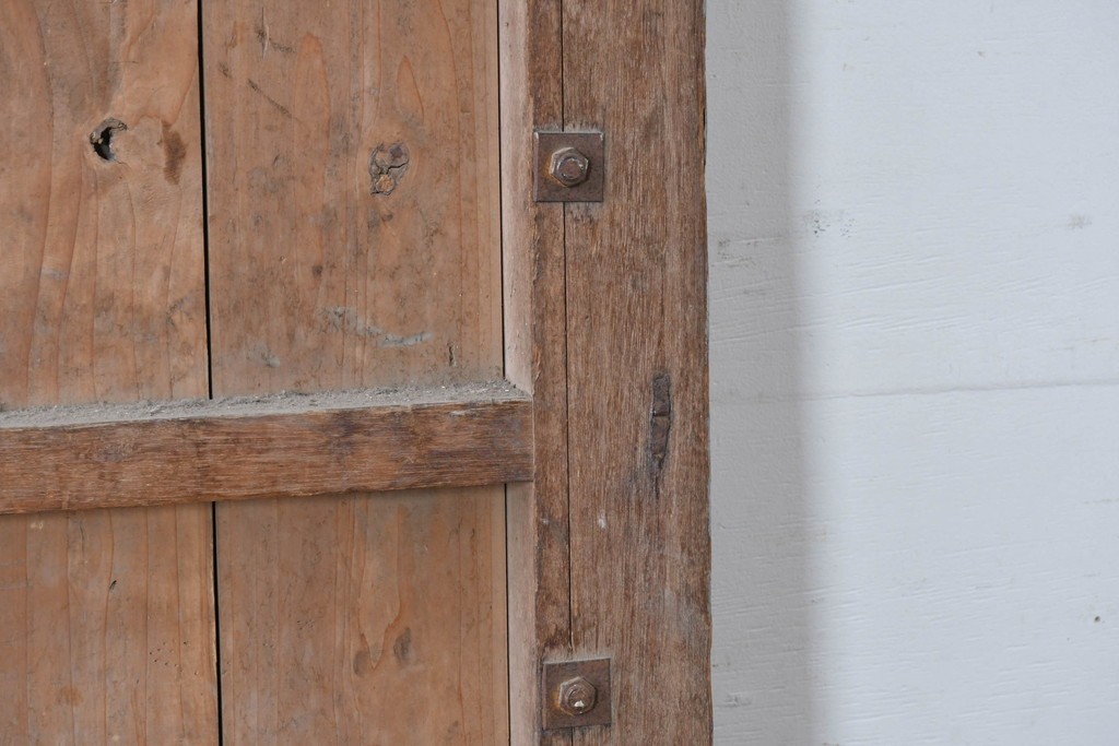 ヴィンテージ建具　昭和中期　鉄板張りの重厚な引き戸　(R-086697)