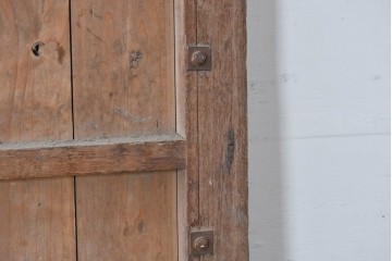 ヴィンテージ建具　昭和中期　鉄板張りの重厚な引き戸　(R-086697)