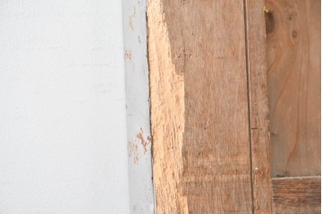 ヴィンテージ建具　昭和中期　鉄板張りの重厚な引き戸　(R-086697)