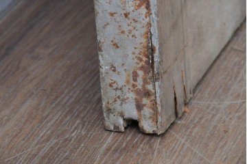 ヴィンテージ建具　昭和中期　鉄板張りの重厚な引き戸　(R-086697)