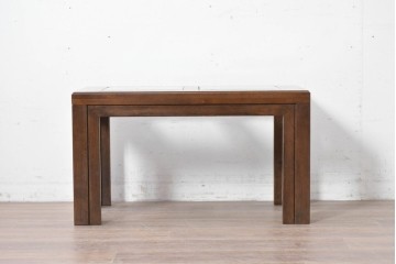 中古　美品　希少な廃番品　カリモク家具(karimoku)　domani(ドマーニ)　Morganton(モーガントン)　重厚な木製フレームのガラストップローテーブル　(R-086698)