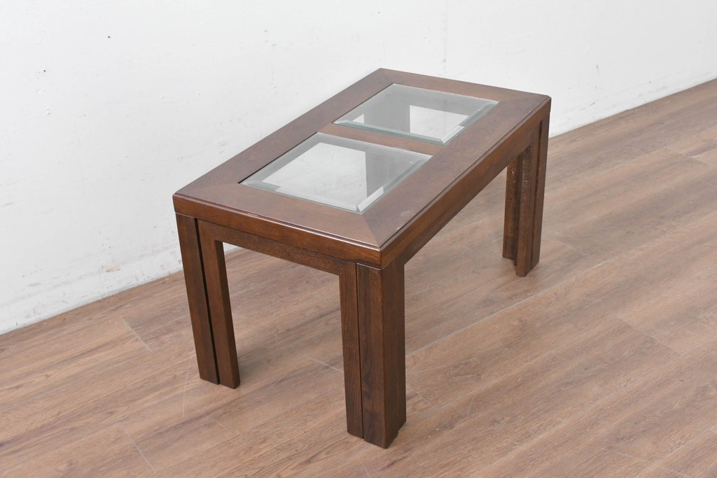 中古　美品　希少な廃番品　カリモク家具(karimoku)　domani(ドマーニ)　Morganton(モーガントン)　重厚な木製フレームのガラストップローテーブル　(R-086698)