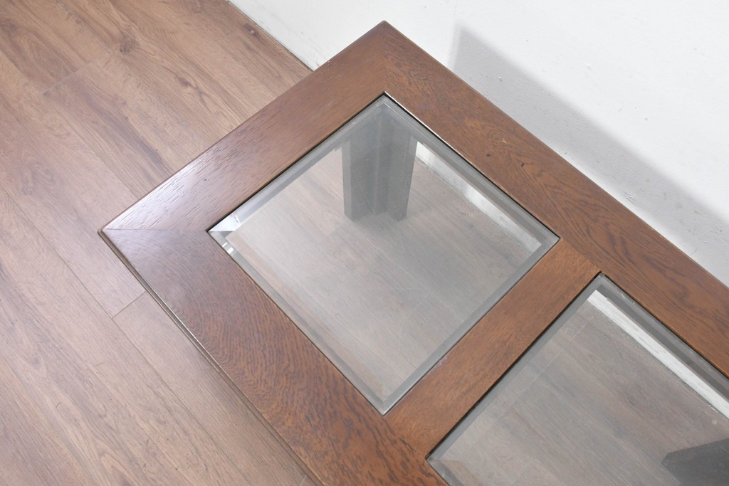 中古　美品　希少な廃番品　カリモク家具(karimoku)　domani(ドマーニ)　Morganton(モーガントン)　重厚な木製フレームのガラストップローテーブル　(R-086698)