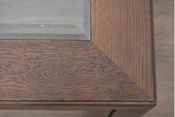 中古　美品　希少な廃番品　カリモク家具(karimoku)　domani(ドマーニ)　Morganton(モーガントン)　重厚な木製フレームのガラストップローテーブル　(R-086698)