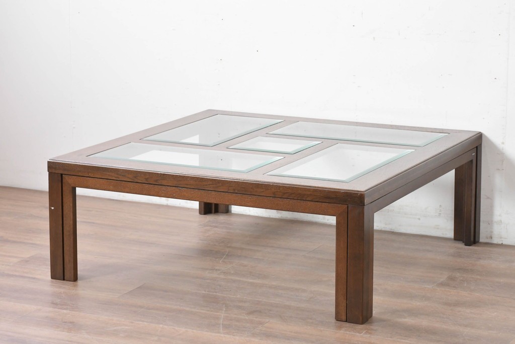 中古　美品　希少な廃番品　カリモク家具(karimoku)　domani(ドマーニ)　Morganton(モーガントン)　印象的なグリッドデザインのスクエア型センターテーブル　(R-086699)