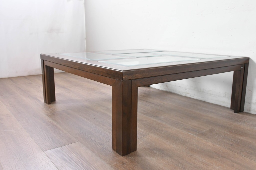 中古　美品　希少な廃番品　カリモク家具(karimoku)　domani(ドマーニ)　Morganton(モーガントン)　印象的なグリッドデザインのスクエア型センターテーブル　(R-086699)