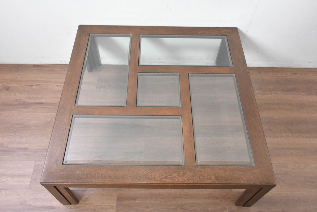 中古　美品　希少な廃番品　カリモク家具(karimoku)　domani(ドマーニ)　Morganton(モーガントン)　印象的なグリッドデザインのスクエア型センターテーブル　(R-086699)