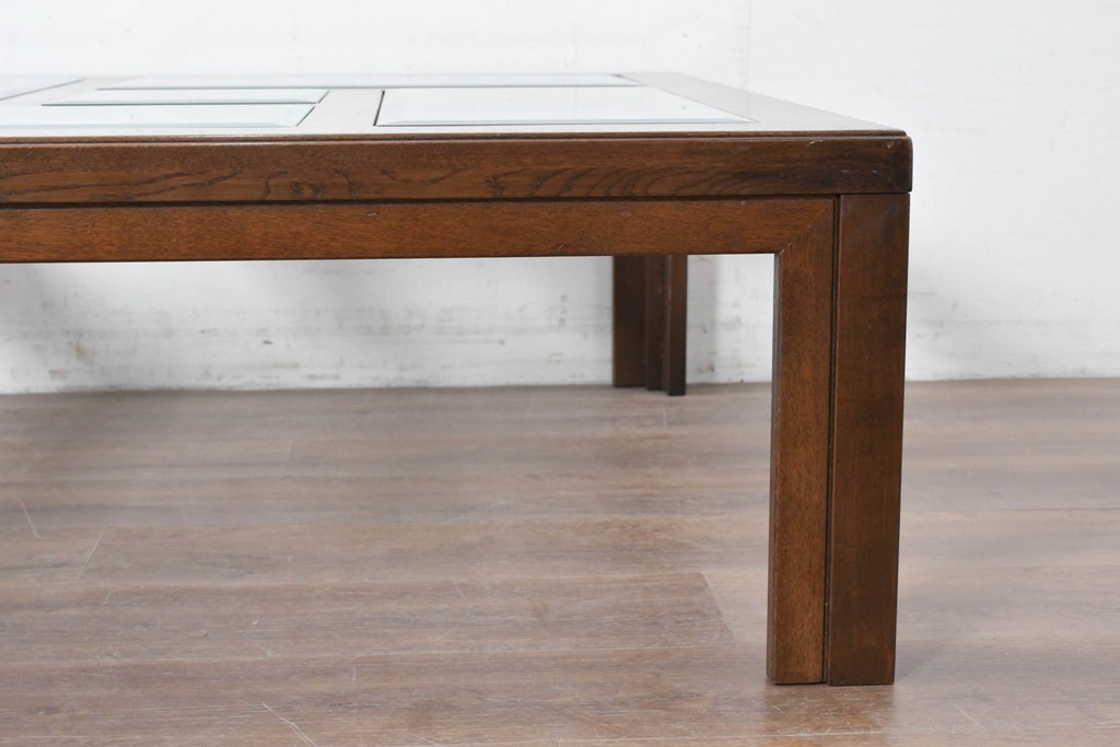 中古　美品　希少な廃番品　カリモク家具(karimoku)　domani(ドマーニ)　Morganton(モーガントン)　印象的なグリッドデザインのスクエア型センターテーブル　(R-086699)