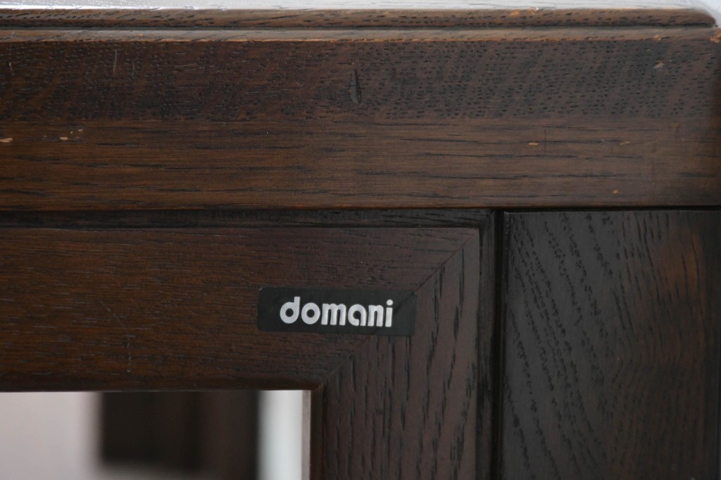 中古　美品　希少な廃番品　カリモク家具(karimoku)　domani(ドマーニ)　Morganton(モーガントン)　印象的なグリッドデザインのスクエア型センターテーブル　(R-086699)