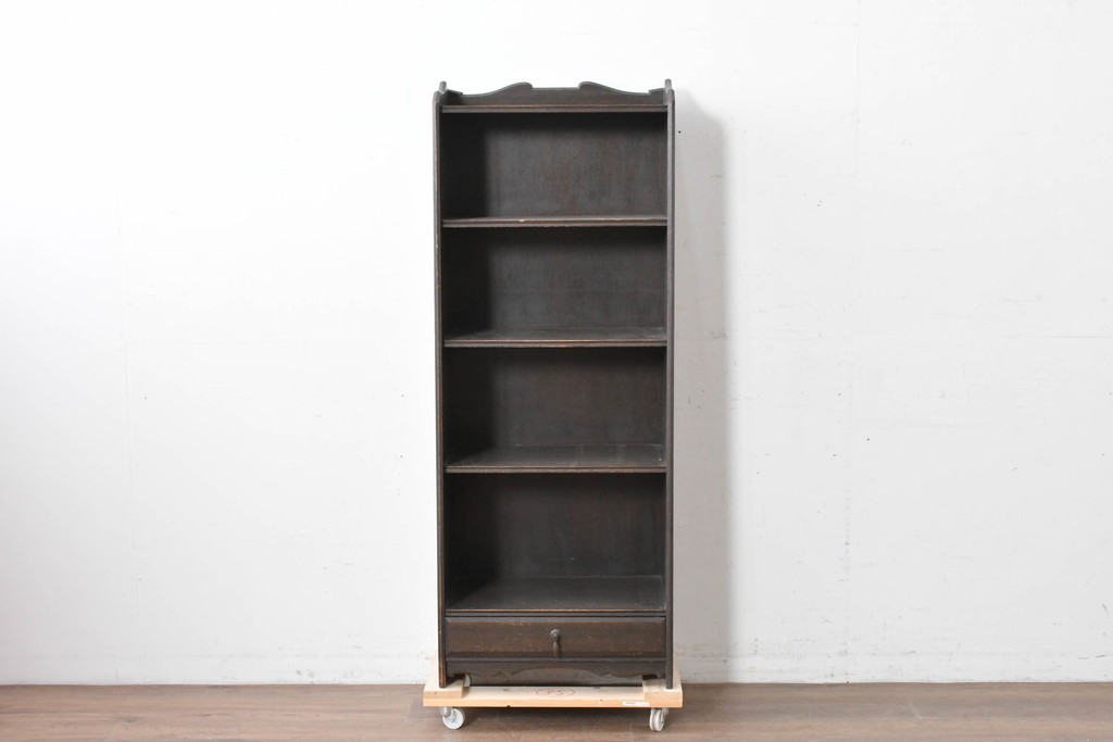 和製アンティーク　クラシカルな飾り板がアクセントの引き出し付き縦型シェルフ　(R-086700)