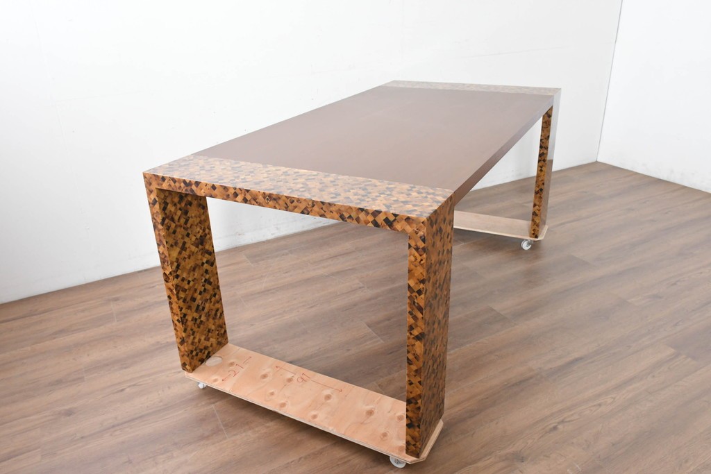 中古　希少!!　イタリア　Carlo Pessina(カルロ・ペッシーナ)デザイン　チーク材　貝殻で描くモザイク模様が印象的なダイニングテーブル　定価推定200万円　(R-086701)