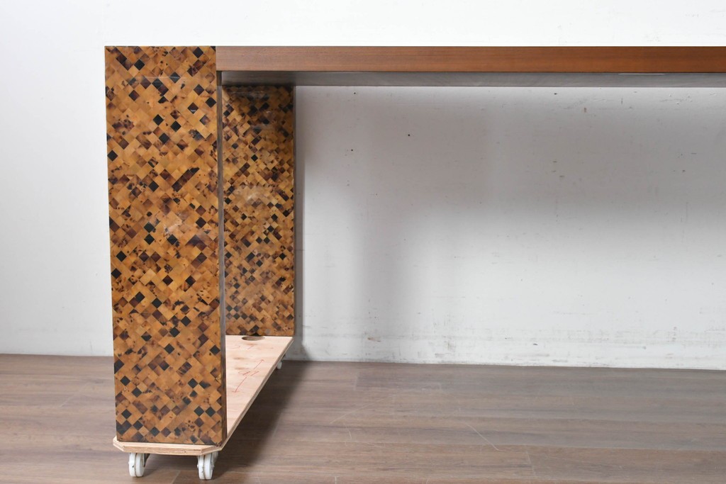 中古　希少!!　イタリア　Carlo Pessina(カルロ・ペッシーナ)デザイン　チーク材　貝殻で描くモザイク模様が印象的なダイニングテーブル　定価推定200万円　(R-086701)