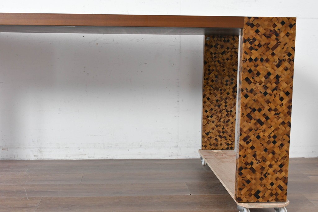 中古　希少!!　イタリア　Carlo Pessina(カルロ・ペッシーナ)デザイン　チーク材　貝殻で描くモザイク模様が印象的なダイニングテーブル　定価推定200万円　(R-086701)