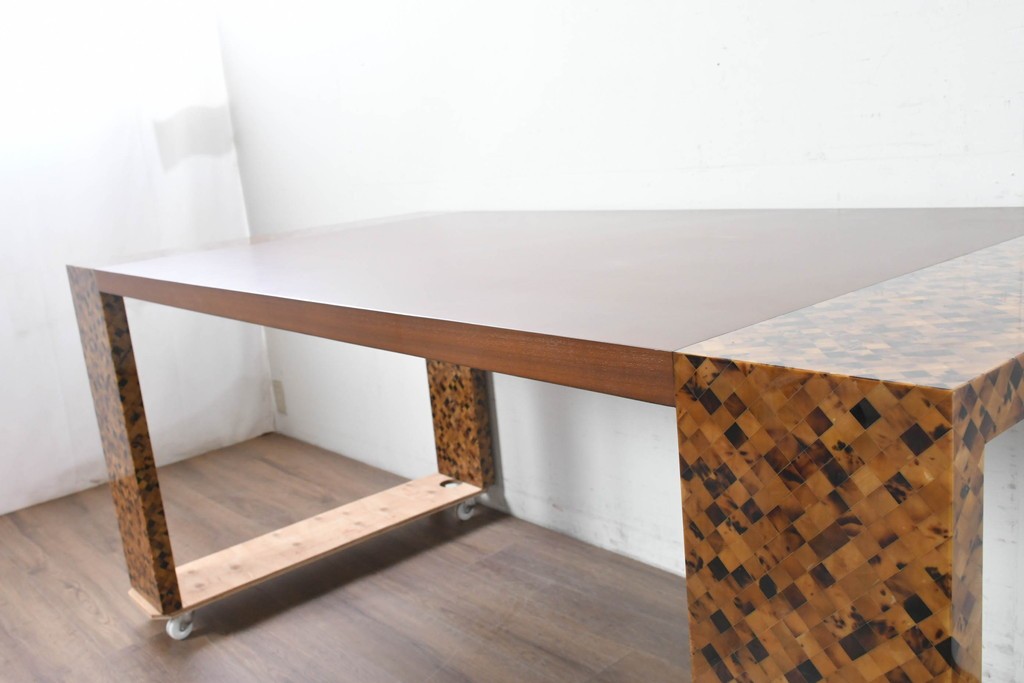 中古　希少!!　イタリア　Carlo Pessina(カルロ・ペッシーナ)デザイン　チーク材　貝殻で描くモザイク模様が印象的なダイニングテーブル　定価推定200万円　(R-086701)