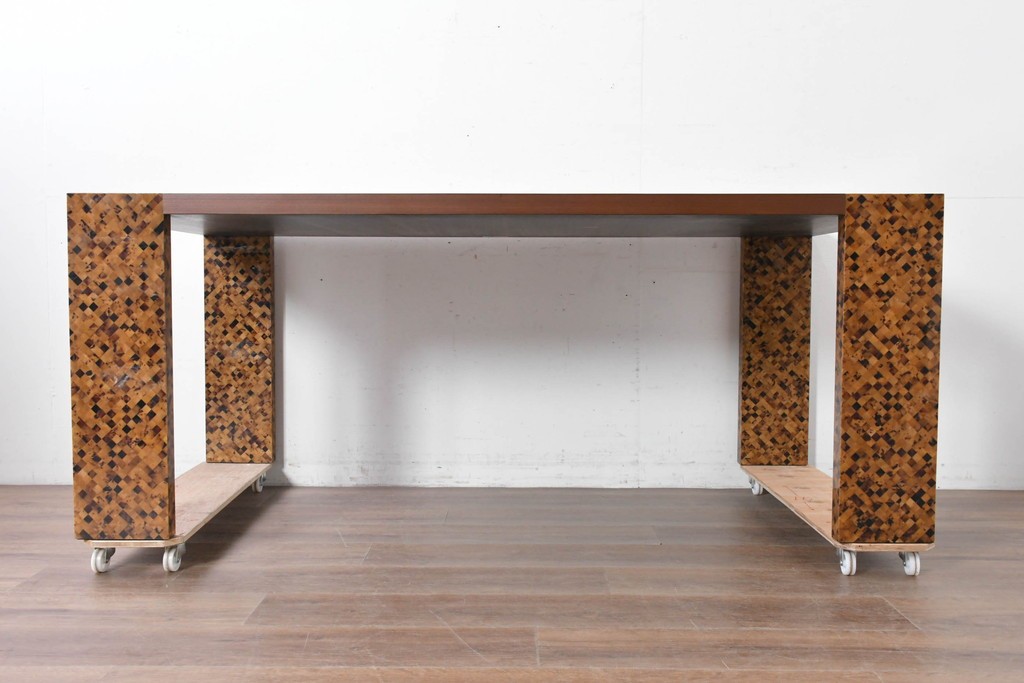 中古　希少!!　イタリア　Carlo Pessina(カルロ・ペッシーナ)デザイン　チーク材　貝殻で描くモザイク模様が印象的なダイニングテーブル　定価推定200万円　(R-086701)