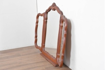 中古　アメリカ　彫刻入り　クラシカルな曲線デザインの三面鏡　(R-086702)