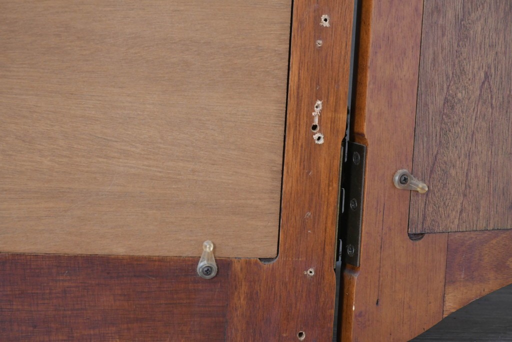 中古　アメリカ　彫刻入り　クラシカルな曲線デザインの三面鏡　(R-086702)