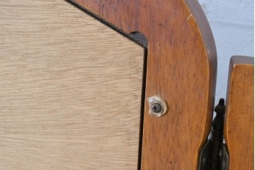 中古　アメリカ　彫刻入り　クラシカルな曲線デザインの三面鏡　(R-086702)