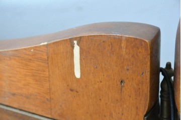 中古　アメリカ　彫刻入り　クラシカルな曲線デザインの三面鏡　(R-086702)