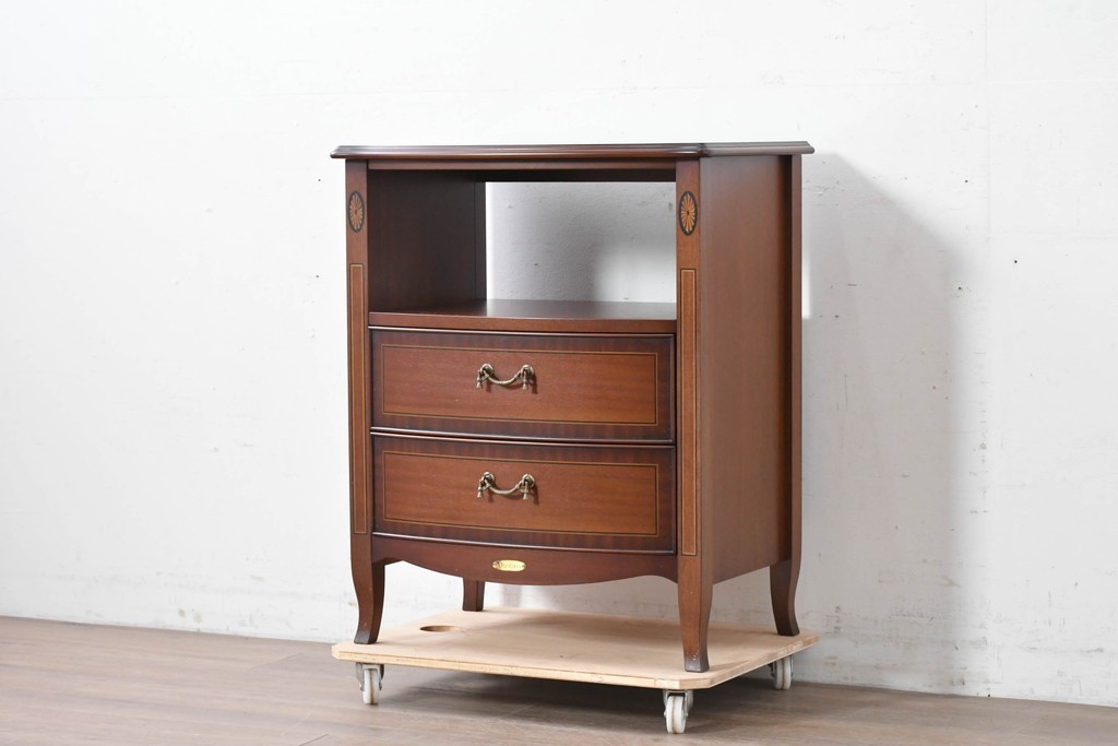 中古　美品　東海家具工業(Tokai Kagu)　ベネチア(Venezia)シリーズ　マホガニー材　ネオクラシカルな気品漂うオープンチェスト　(R-086703)